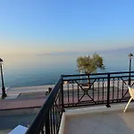 Hotel Kyani Akti 3*