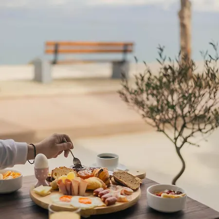 Hotel Kyani Akti 3*