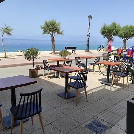 מלון Kyani Akti קסילוקסטרו