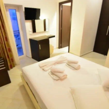 Hotel Kyani Akti 3*